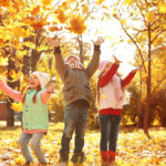 Urlaub mit Kindern im Herbst